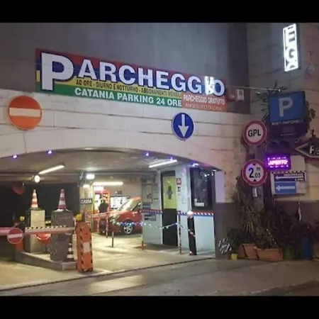 アパート La Dimora Etnea G&d カターニア